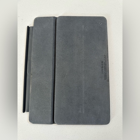 Apple brand iPad keyboard folio - Picture 2 of 3